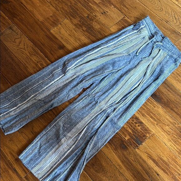 Express linen like Striped Blue and White Two-Piece Set - Picture 9 of 10